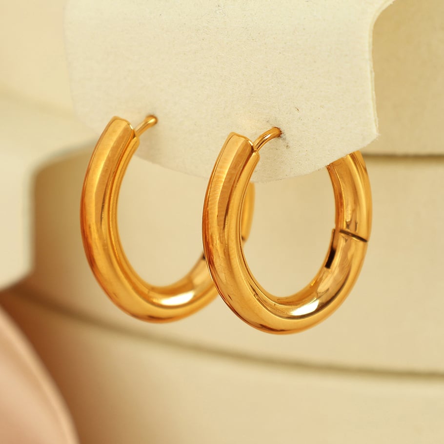 1 Paar Creolen für Damen aus klassischem, einfarbigem Edelstahl der Simple-Serie, 18 Karat vergoldet 